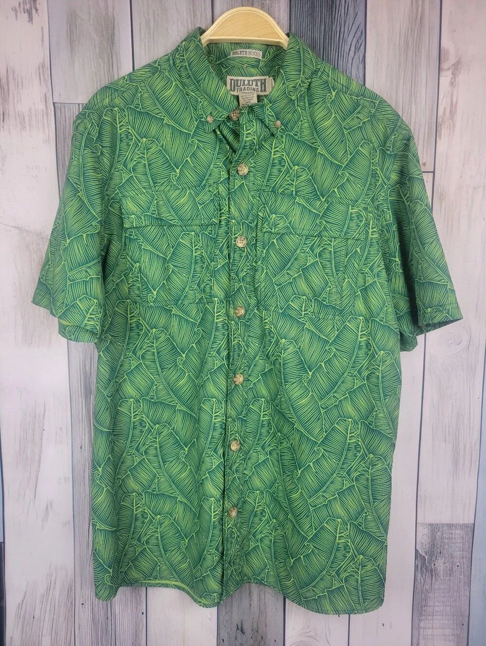 Duluth Trading Green Banana Leaf Vented Shirt Short Sleeve Button Down Outdoor M